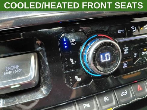 Used 2022 GMC Sierra 1500 AT4 w/ AT4 Premium Package AWD/4WD image 5