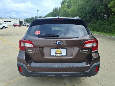 Used 2019 Subaru Outback 3.6R Touring AWD/4WD image 21