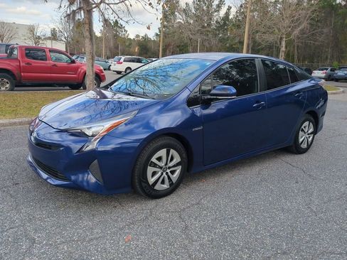 Certified 2016 Toyota Prius Three image 2