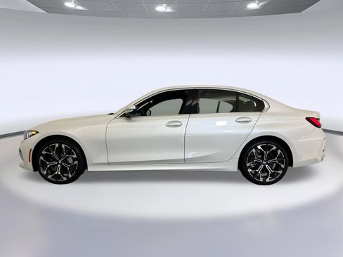 Used 2025 BMW 330i xDrive Sedan w/ Premium Package AWD/4WD image 2