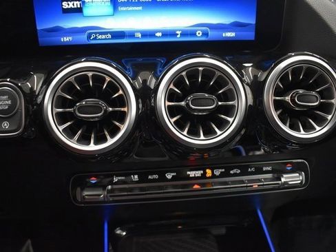 Used 2025 Mercedes-Benz GLA 250 4MATIC w/ Driver Assistance Package image 31