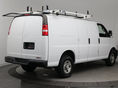 Used 2023 Chevrolet Express 2500 w/ Driver Convenience Package RWD image 7