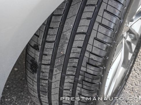 Used 2016 Toyota Camry SE image 17