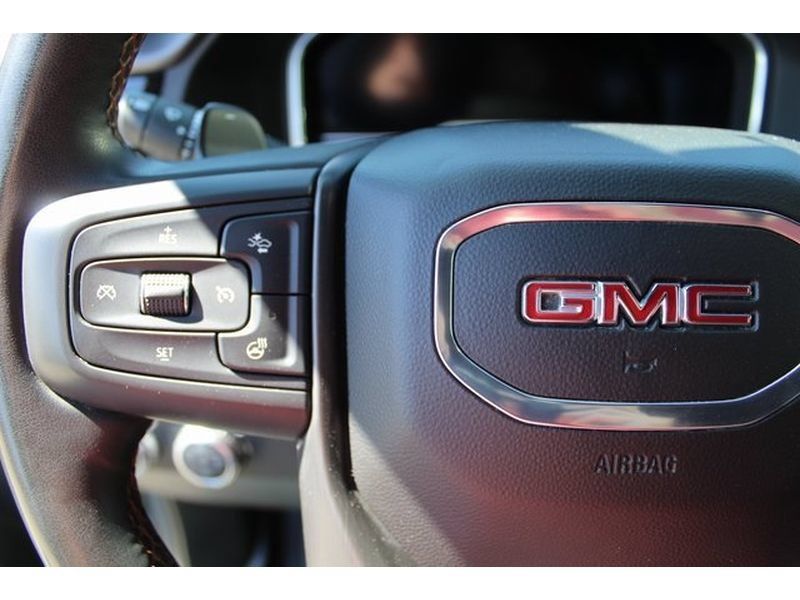 Used 2024 GMC Sierra 1500 AT4 w/ Technology Package AWD/4WD image 31