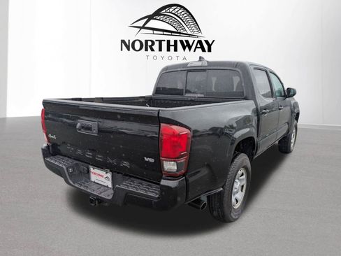 Used 2023 Toyota Tacoma SR AWD/4WD image 4