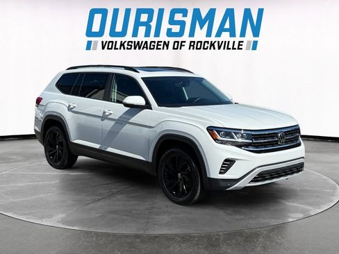 Used 2023 Volkswagen Atlas SE w/ Panoramic Sunroof Package FWD image 1