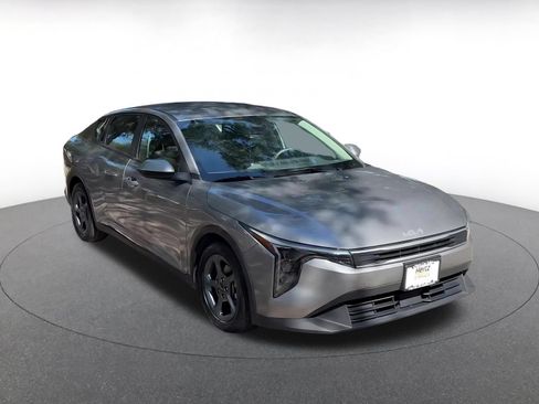 Used 2025 Kia K4 FWD image 3