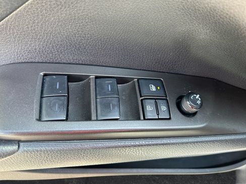 Used 2023 Toyota Camry SE FWD image 13