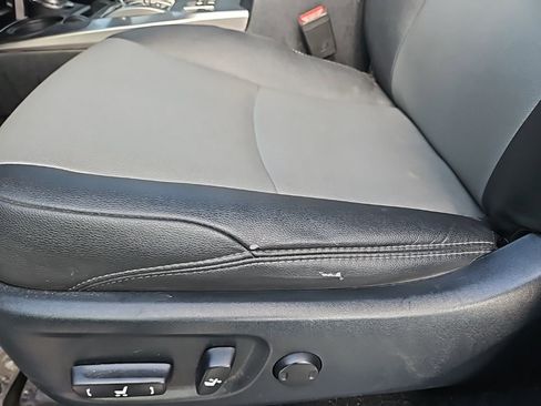 Used 2022 Toyota 4Runner SR5 Premium w/ Moonroof Package AWD/4WD image 12