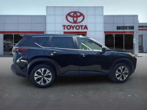 Used 2023 Nissan Rogue SV AWD/4WD image 6
