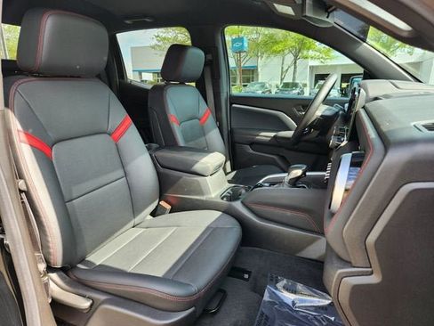 Used 2024 Chevrolet Colorado Z71 w/ Z71 Convenience Package 2 image 23