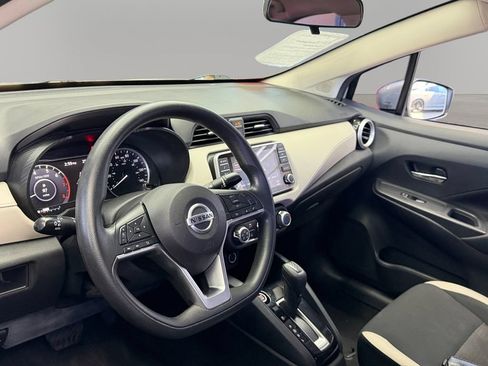 Used 2022 Nissan Versa SV FWD image 16