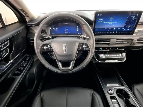 Used 2026 Lincoln Corsair Premiere FWD image 6