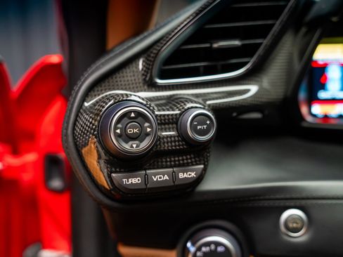Used 2018 Ferrari 488 GTB RWD image 58