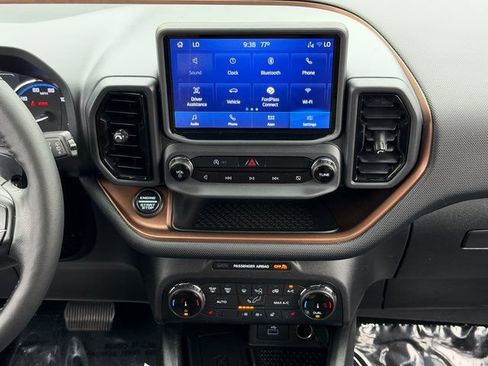 Certified 2022 Ford Bronco Sport Outer Banks w/ Tech Package AWD/4WD image 3
