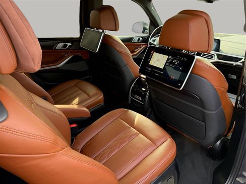 Used 2019 BMW X7 xDrive50i w/ M Sport Package image 55