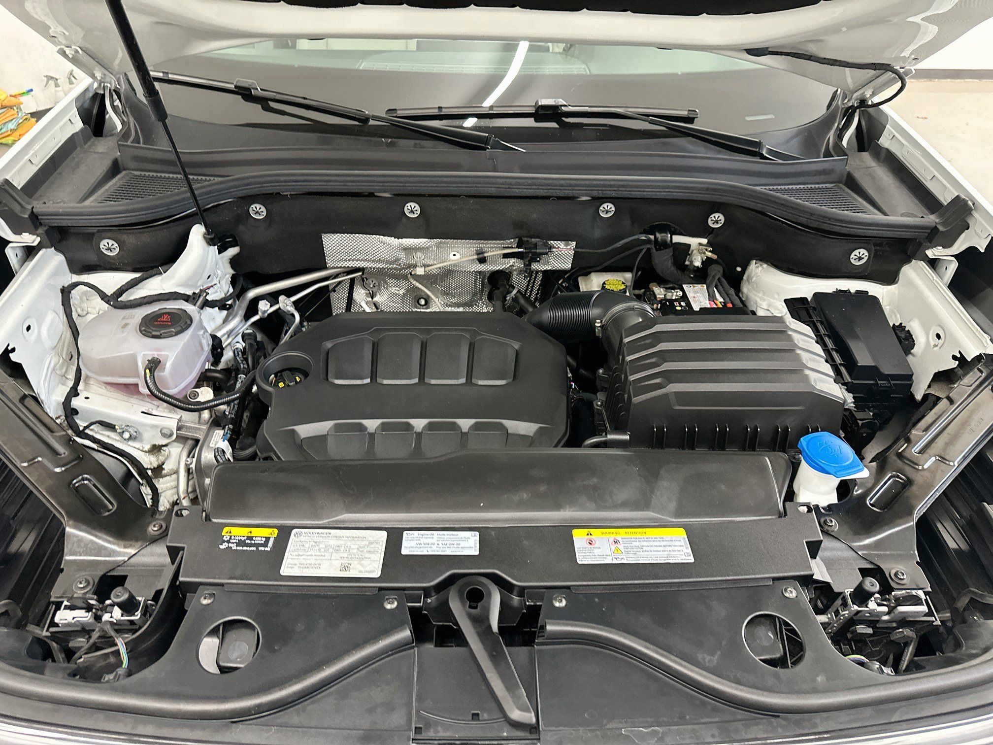 Used 2025 Volkswagen Atlas SE AWD/4WD image 35