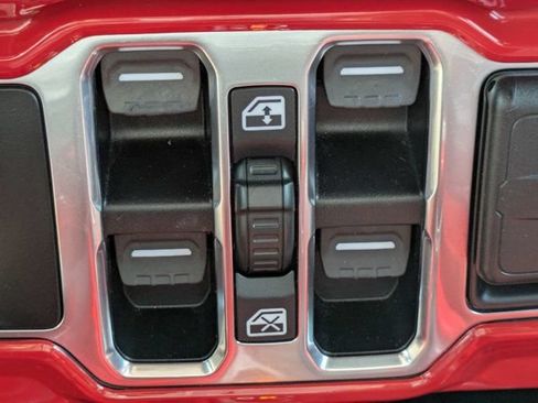 Used 2021 Jeep Wrangler Unlimited Sport AWD/4WD image 23