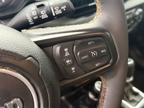 Used 2024 Jeep Wrangler Unlimited AWD/4WD image 13