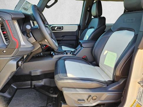 New 2026 Ford Bronco Outer Banks w/ Sasquatch Package AWD/4WD image 4
