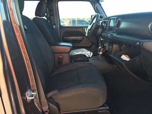 Used 2022 Jeep Wrangler Unlimited Sport w/ Sun And Sound Package image 5