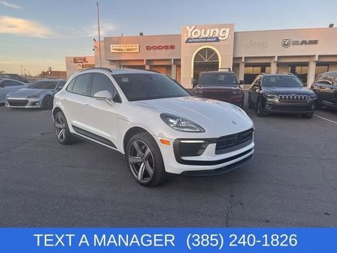 Used 2025 Porsche Macan image 1