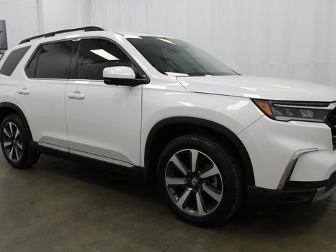 Used 2023 Honda Pilot Elite image 4