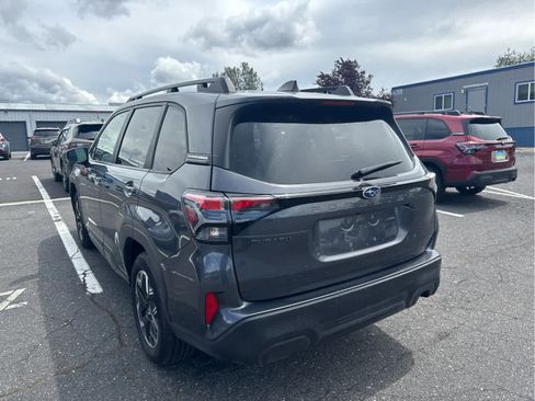 Used 2025 Subaru Forester Premium AWD/4WD image 7