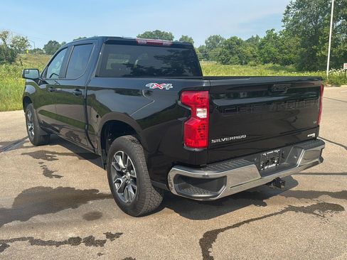 Used 2023 Chevrolet Silverado 1500 LT AWD/4WD image 3