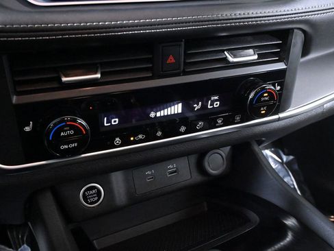 Certified 2023 Nissan Rogue SV w/ SV Premium B Package image 18