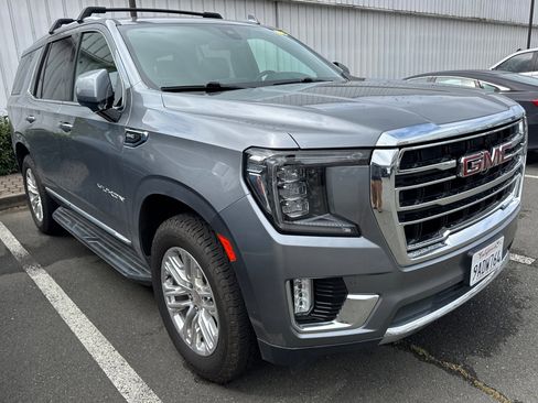 Used 2022 GMC Yukon SLT w/ SLT Premium Package AWD/4WD image 2