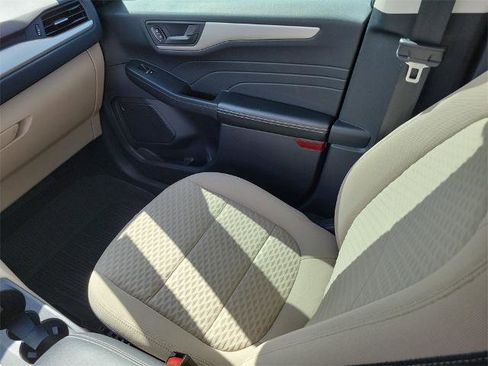 Certified 2022 Ford Escape SE w/ SE Sport Appearance Package image 15