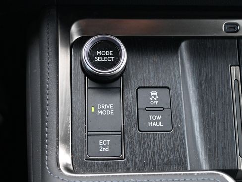 Used 2024 Lexus GX 550 w/ Cold Area Package image 29