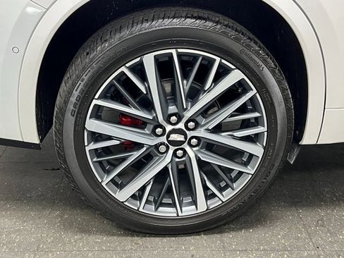 Certified 2024 Cadillac XT6 Sport w/ Platinum Package image 32