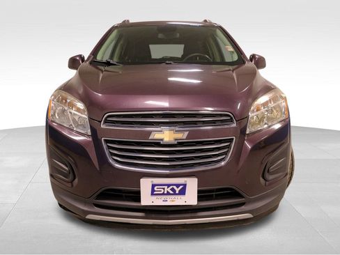 Used 2016 Chevrolet Trax LT w/ LT Sun and Sound Package image 11