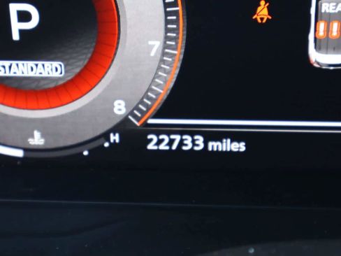 Used 2024 Nissan Rogue SL w/ SL Premium Package FWD image 11