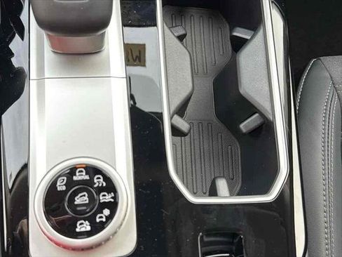 New 2026 Mitsubishi Outlander SE image 24