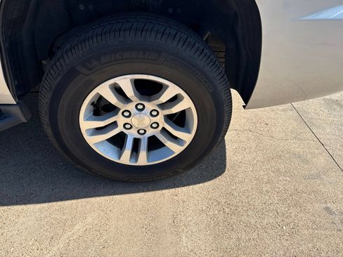 Used 2019 Chevrolet Tahoe LS RWD image 9