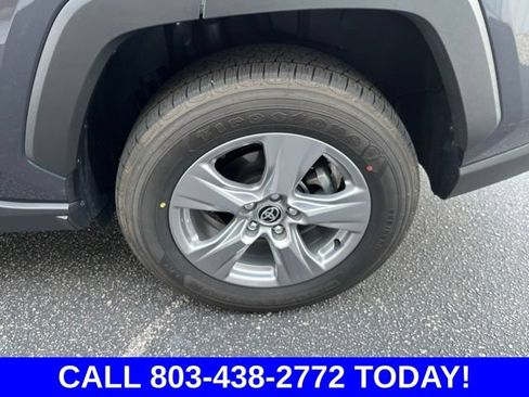Used 2025 Toyota RAV4 XLE AWD/4WD image 32
