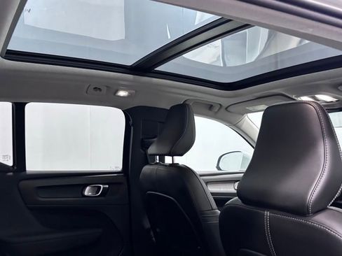 Certified 2023 Volvo XC40 B5 Plus w/ Climate Package AWD/4WD image 29