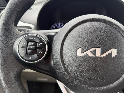 Used 2022 Kia Soul LX FWD image 24