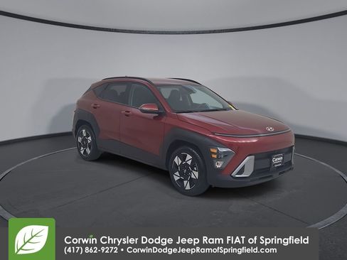 Used 2025 Hyundai Kona SEL image 3