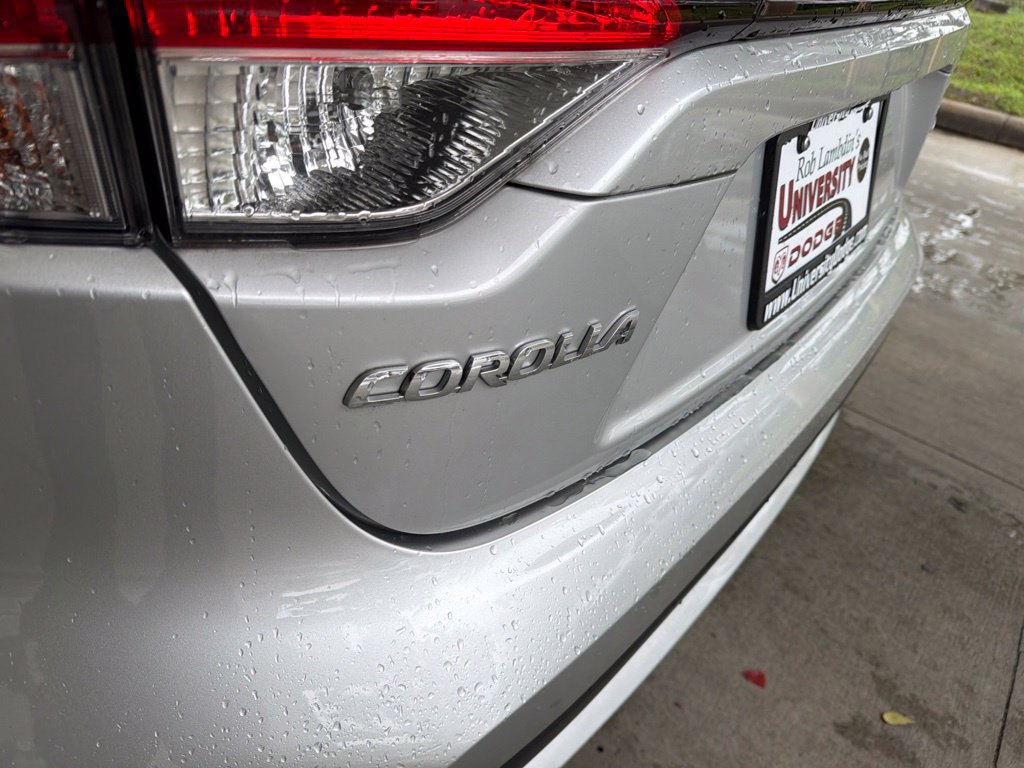 Used 2021 Toyota Corolla LE w/ Carpet Mat Package (TMS) FWD image 17