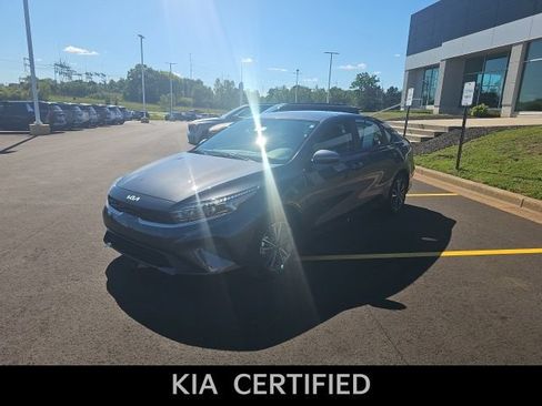 Used 2023 Kia Forte LXS FWD image 4