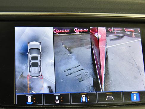 Used 2024 Buick Enclave Premium image 24