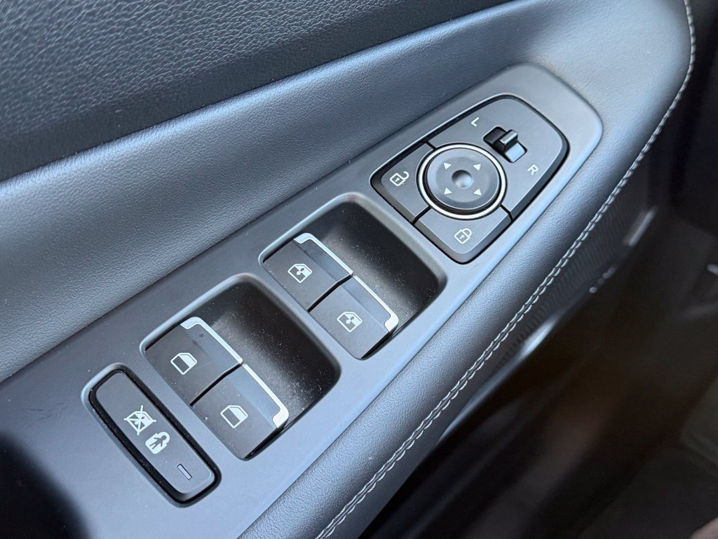 Used 2020 Hyundai Santa Fe Limited AWD/4WD image 17