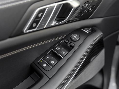 Used 2026 BMW X5 M60i w/ Climate Comfort Package image 18