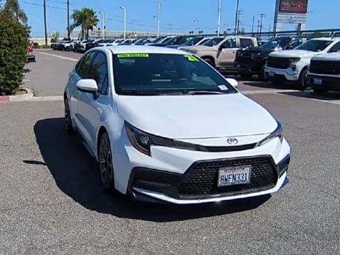 Used 2021 Toyota Corolla SE w/ Carpet Mat Package (TMS) FWD image 2