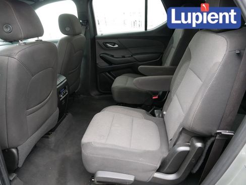 Used 2023 Chevrolet Traverse LT image 15