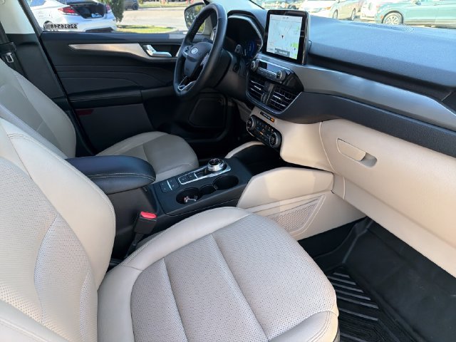Used 2021 Ford Escape Titanium AWD/4WD image 24